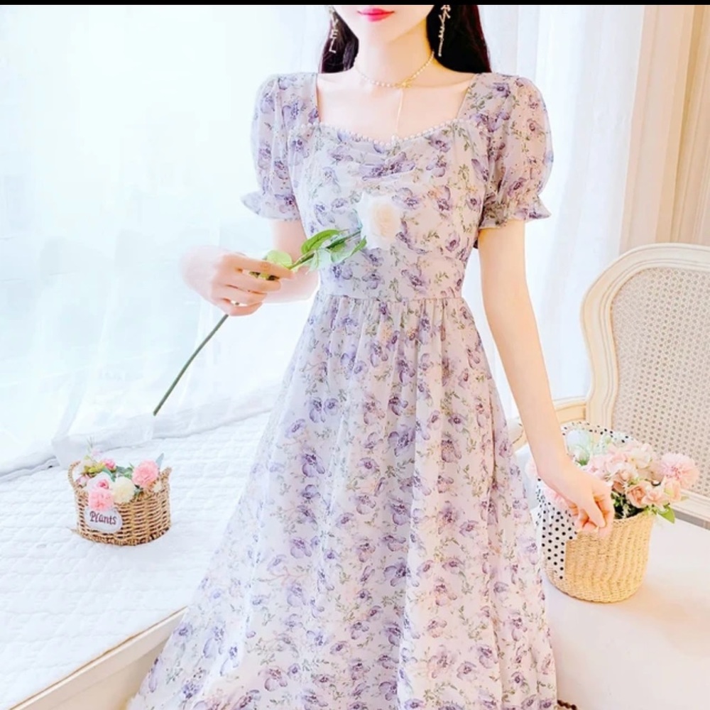 Floral midi dress vintage purple size medium pearl neck lining